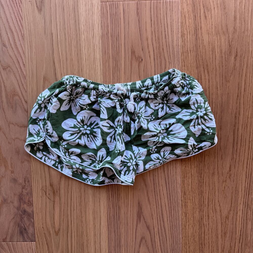 Benoa Moana Shorts Green Batik size small